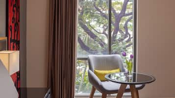 Superior Premium | 客房内保险箱、办公桌、免费 WiFi