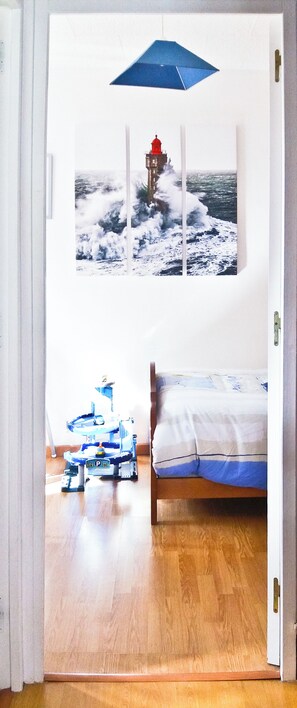 3 bedrooms, desk, iron/ironing board, free WiFi