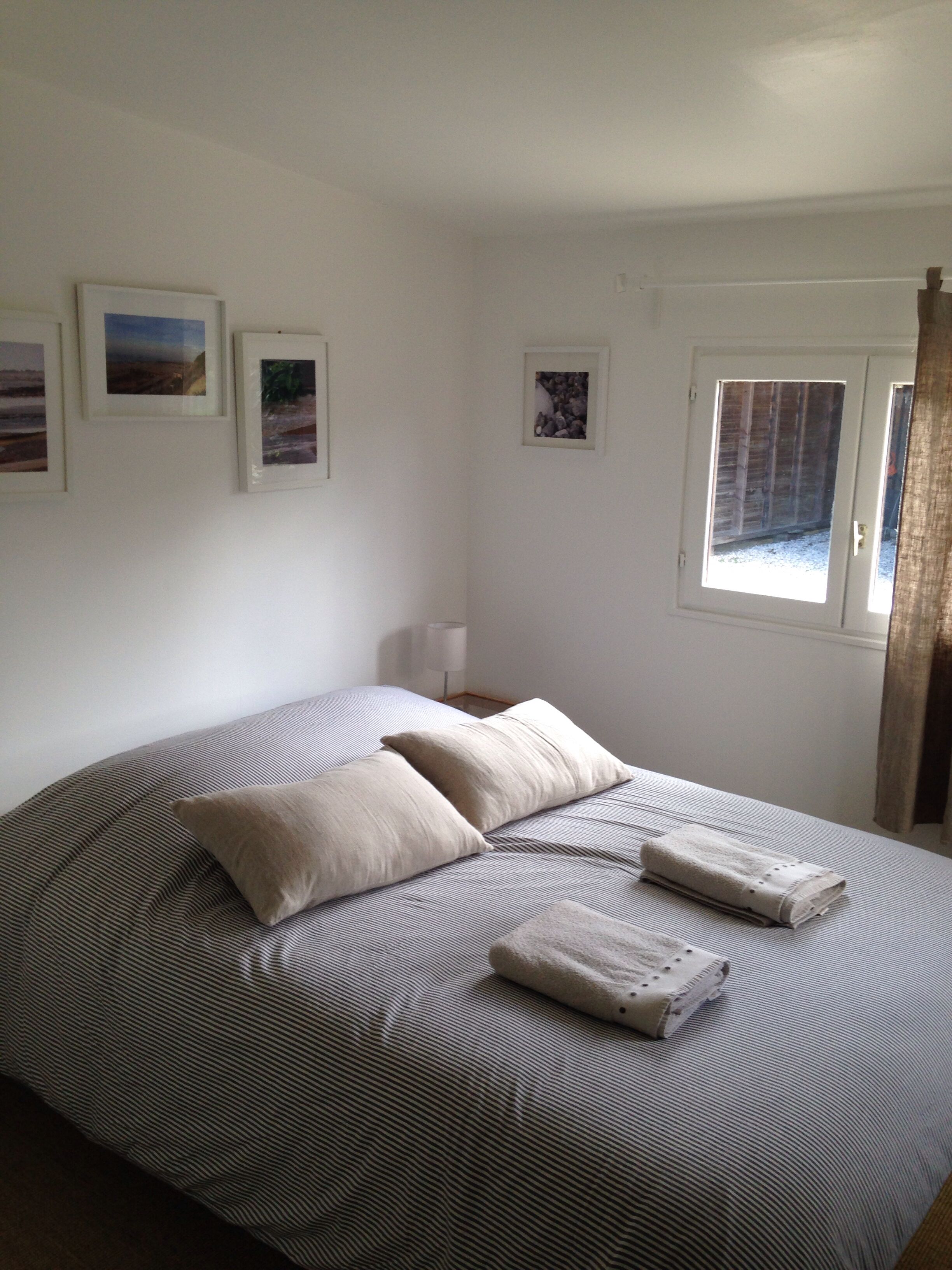 2 chambres, fer et planche à repasser, lit parapluie, Wi-Fi gratuit