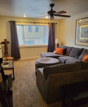 Smart TV, video library, stereo - Spacious! Right in Historic Old Town - Walk to everything!  (Park City)
