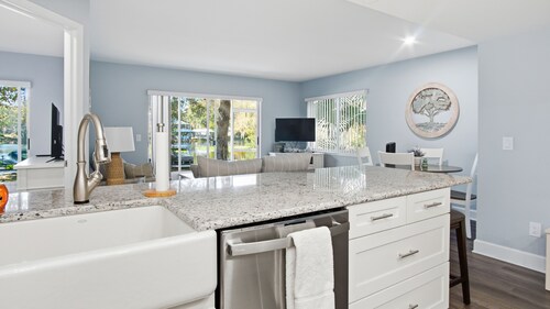 Rainbow River Area Waterfront Two FREE Kayaks. PLZ READ OUR EXCELLENT REVIEWS