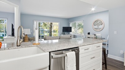 Rainbow River Area Waterfront Two FREE Kayaks. PLZ READ OUR EXCELLENT REVIEWS