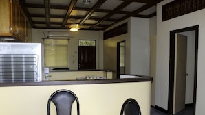 In-room dining - Six80 Hotel (Meyungs)