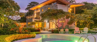 Modern beach Villa - Property can accommodate up to 16 pp - close to the beach