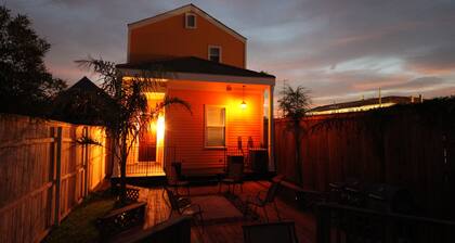 Spacious & Breathtaking Home
Experience the French Quarter & Frenchmen Street