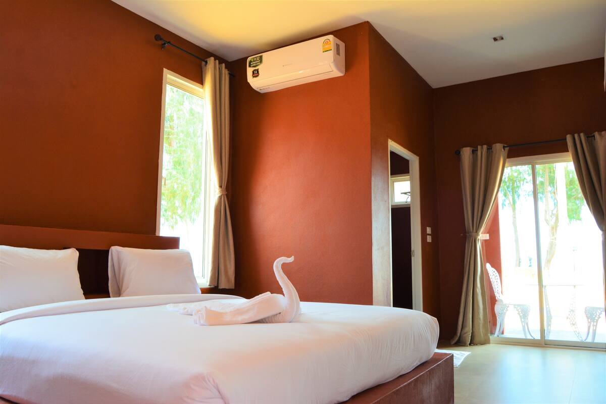 Free minibar items, soundproofing, rollaway beds, free WiFi