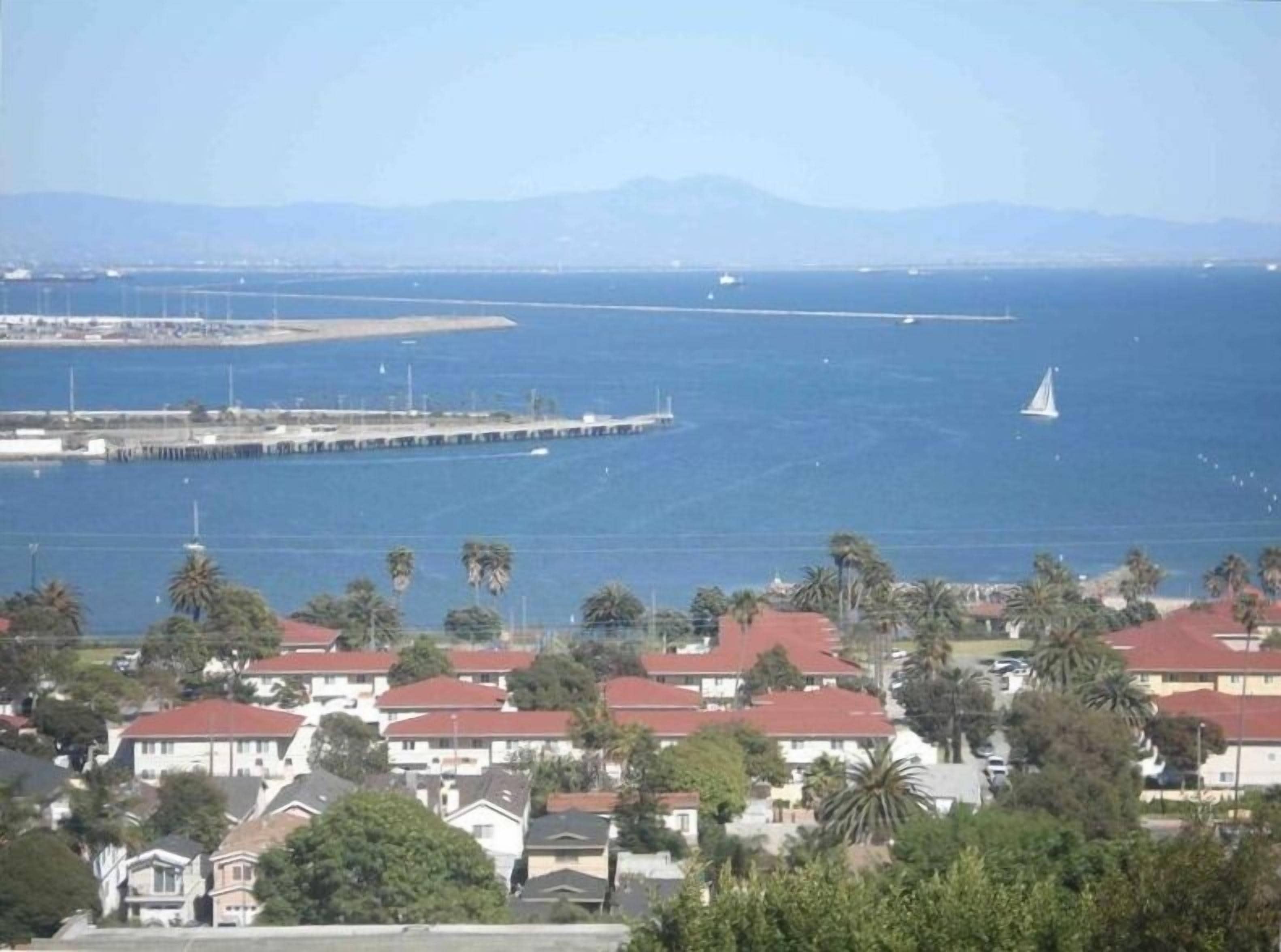 Breathtaking Ocean/Harbor Views on Hillside by Pt. Fermin
