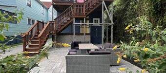 Cozy Downtown Condo(Dog Friendly) 3.5 Blocks to Beach.1 block to Washington Mall