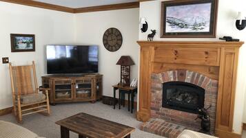 Televisor intel·ligent, llar de foc, videojocs i Netflix