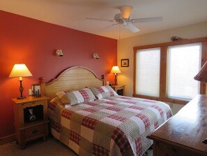 2 chambres, fer et planche à repasser, Wi-Fi gratuit, draps fournis