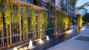 Façade de l’hébergement - soirée/nuit