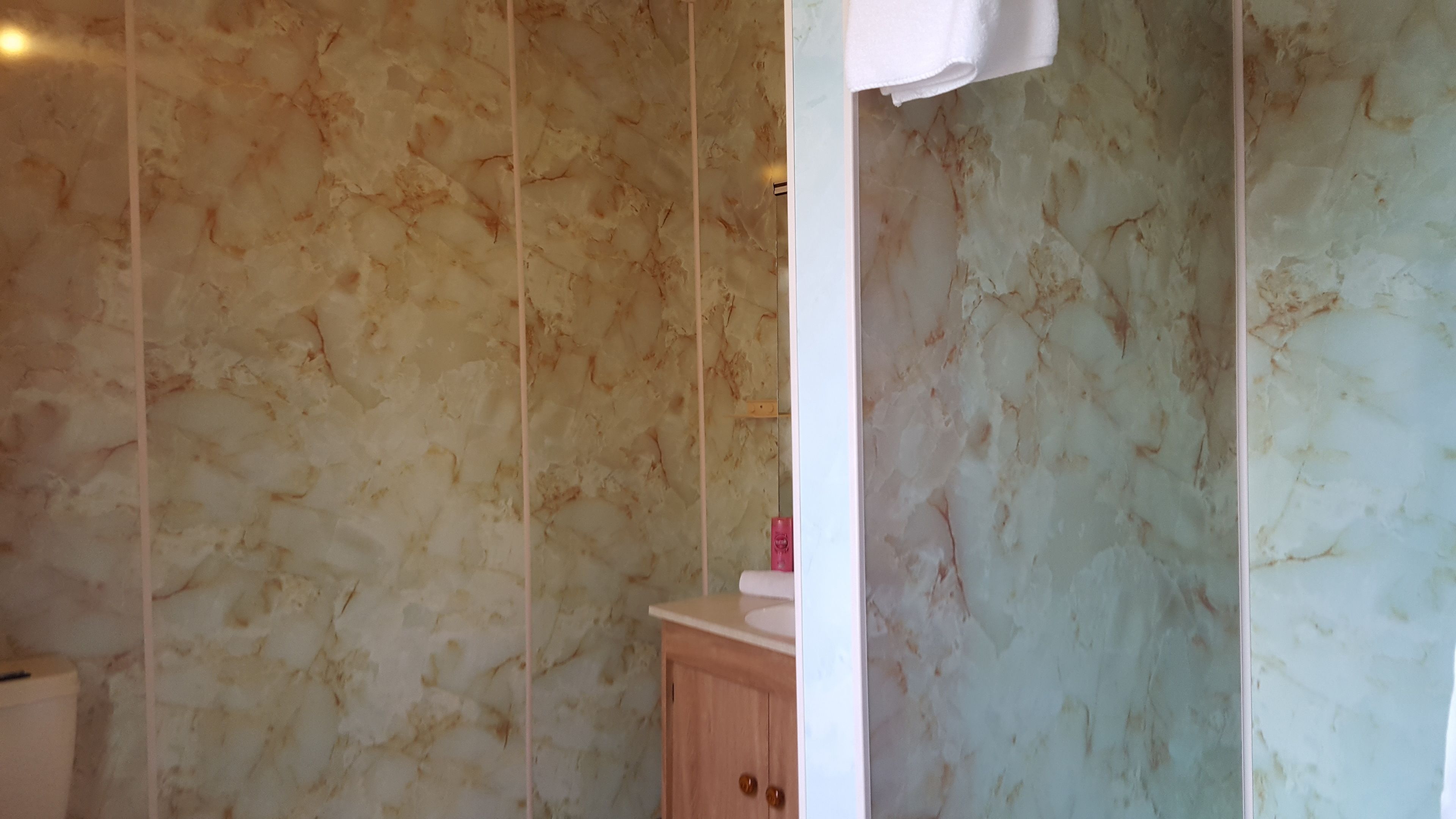 queen ensuite room | bathroom | shower, free toiletries, hair dryer, towels