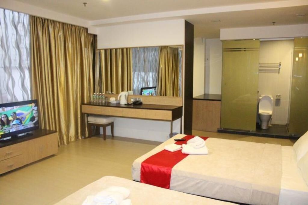Minibar, iron/ironing board, free WiFi, bed sheets