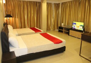 Minibar, iron/ironing board, free WiFi, bed sheets - T Hotel Jalan Tar (Kuala Lumpur)