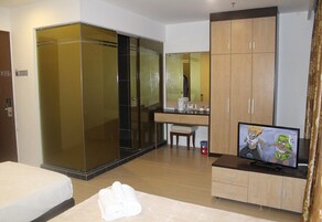 Chambre Standard, 1 grand lit | Minibar, fer et planche à repasser, Wi-Fi gratuit, draps fournis
