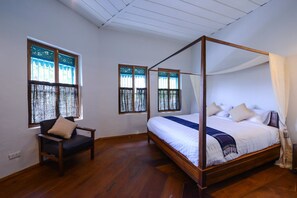 Suite  | โต๊ะทำงาน, ผ้าม่านกันแสง, Wi-Fi ฟรี, ผ้าปูที่นอน