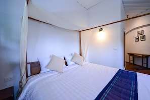 Suite  | Desk, blackout drapes, free WiFi, bed sheets - Neighbor Phuthon (Bangkok)