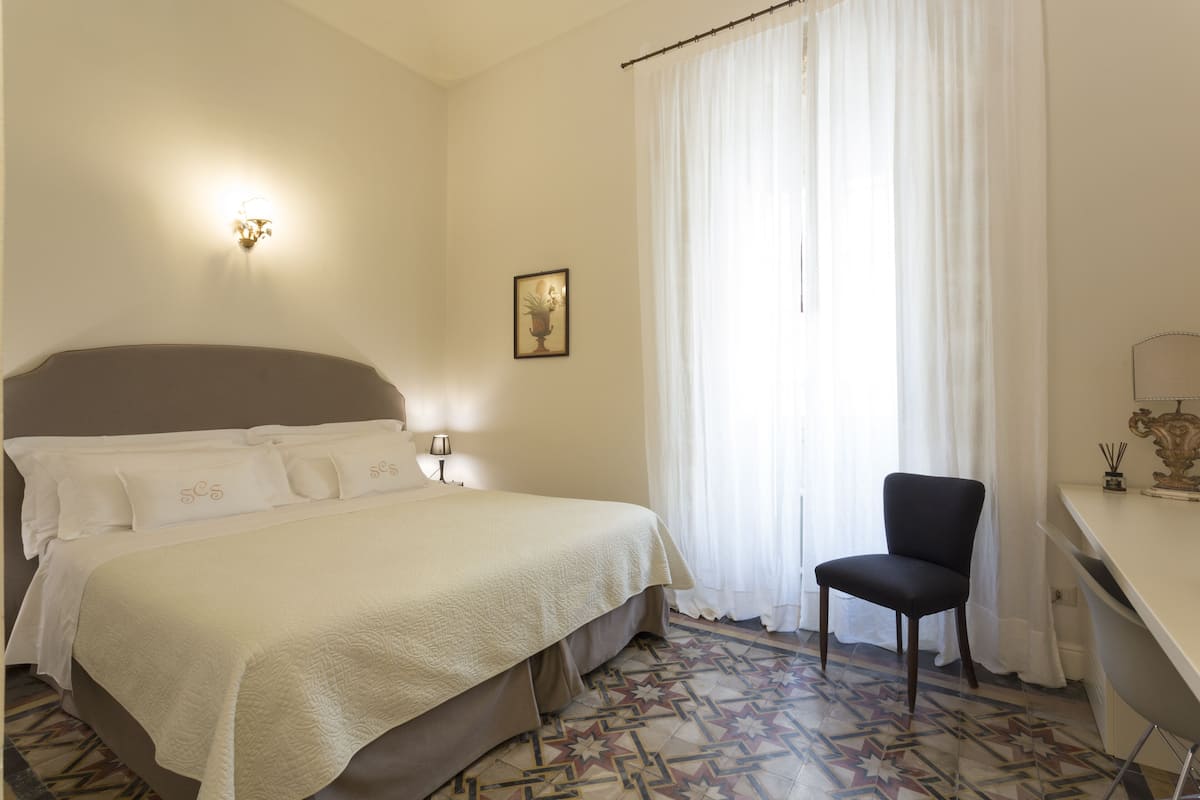 Deluxe kamer, 1 twee- of 2 eenpersoonsbedden | 1 slaapkamer, lakens van Egyptisch katoen, luxe beddengoed