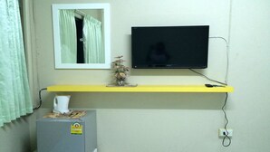 Double Room with Private Bathroom | リビングルーム