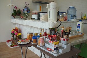 Food and drink - Shunli Hostel (Phuket)