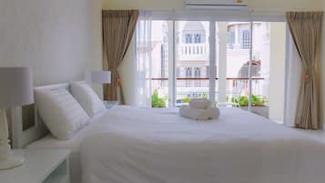 Deluxe Double Room | Iron/ironing board, free WiFi