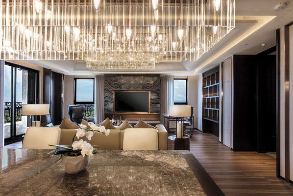 Valletta Suite | Living area | LCD TV - Hotel Valletta (Jiaoxi)