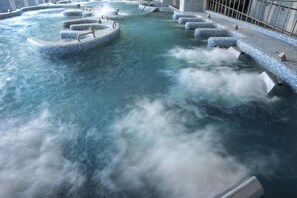 Fuentes de agua termal o mineral 