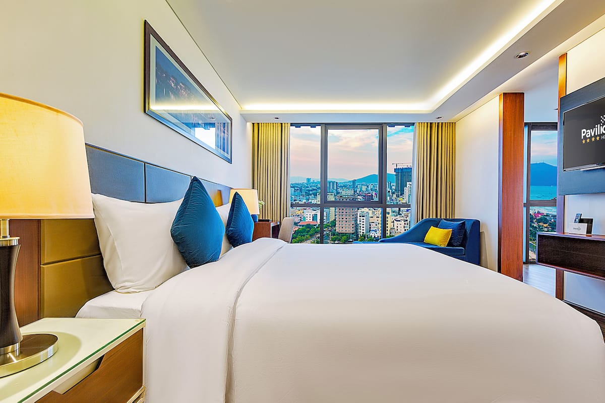 Apartamento superluxo, vista para o oceano | Lençóis italianos Frette, roupas de cama premium, camas Select Comfort