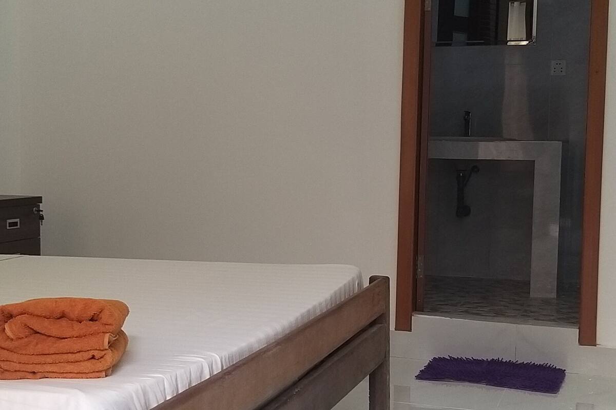 standard double room | desk, blackout curtains, soundproofing, free wifi