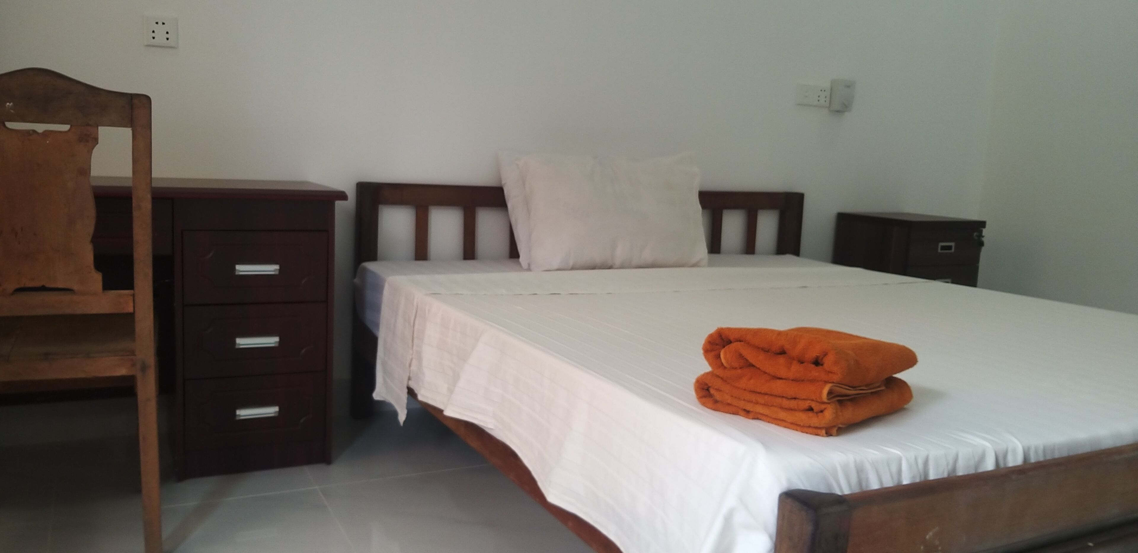 standard double room | desk, blackout curtains, soundproofing, free wifi