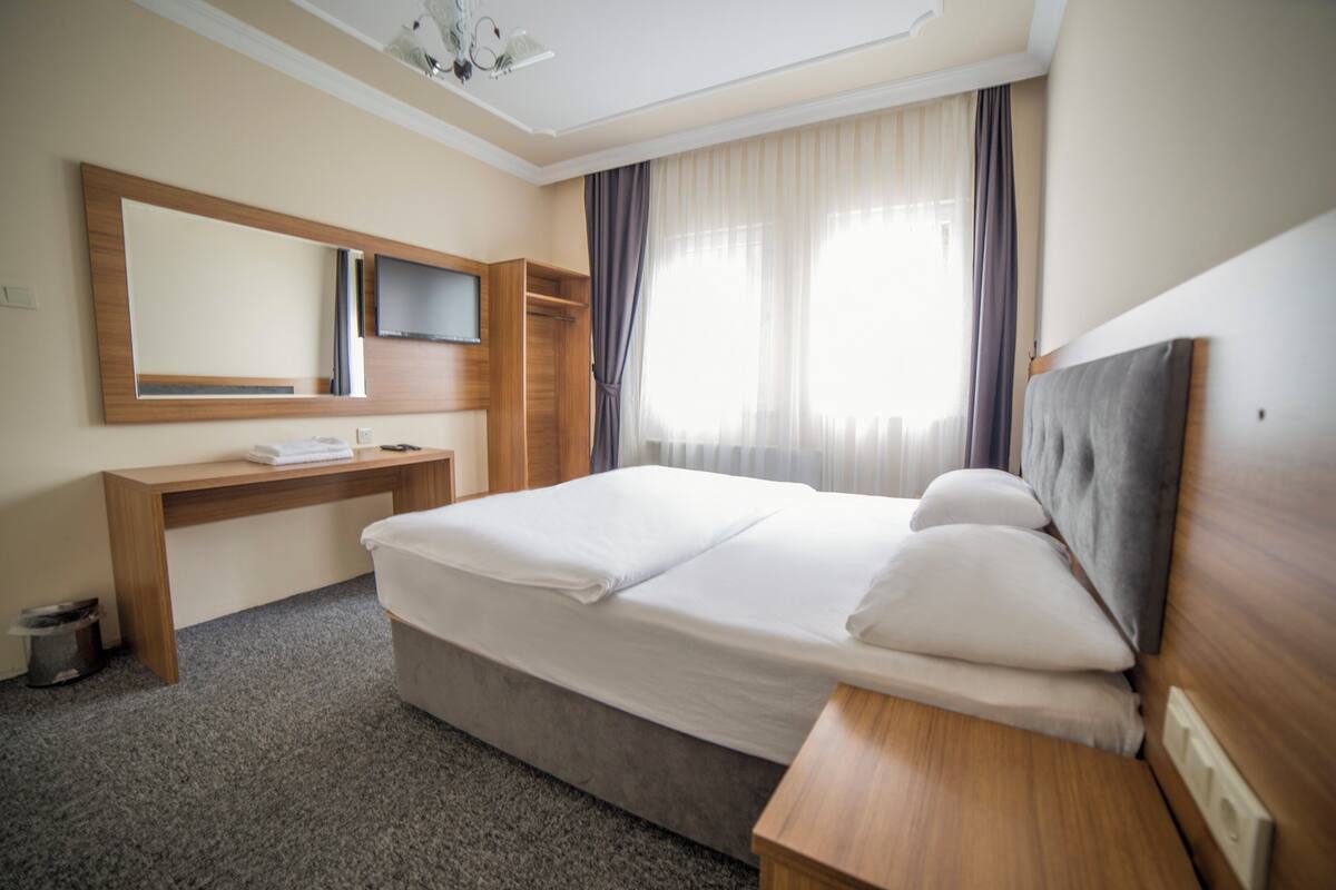 Desk, soundproofing, rollaway beds (surcharge), WiFi (free)