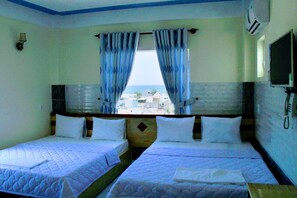 Desk, free WiFi, bed sheets - Yen Vy 32 Hotel - Hostel (Quy Nhon)