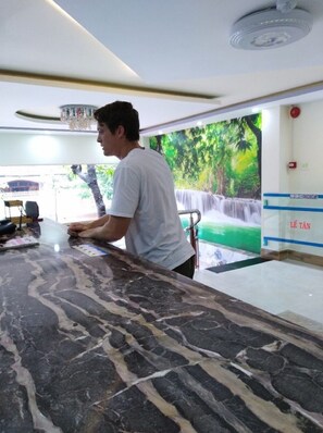 Check-in/check-out kiosk - Yen Vy 32 Hotel - Hostel (Quy Nhon)