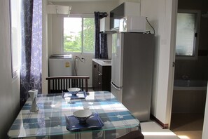 Deluxe Room, Kitchen | In-room dining - Baan MJ (Si Racha)