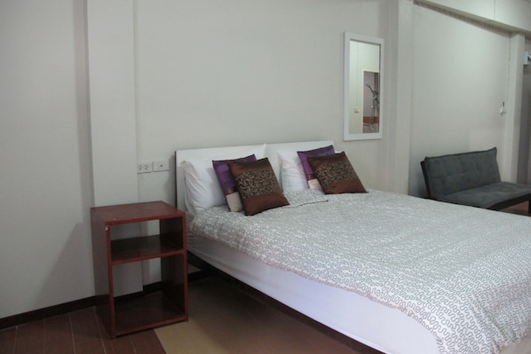 Standard Room, Kitchen | Free WiFi
