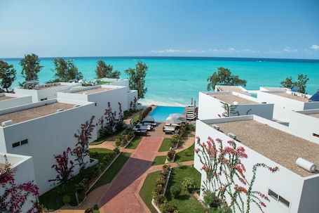 Exterior. Nungwi Dreams by Mantis