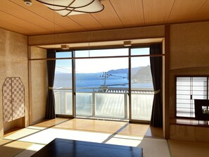 201 Private room with LCD TV, Japanese-style superior room, shared bathroom, ocean view, Non Smoking | 14 bedrooms, blackout drapes, soundproofing, iron/ironing board - Atami Onsen GUEST HOUSE MEGUMI - Hostel (Atami)