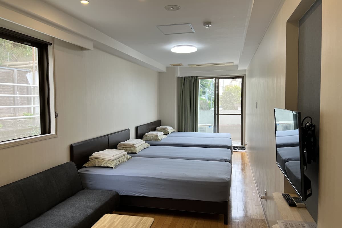 Habitación económica, 6 habitaciones, no fumadores (204,Private,Western Style) | 14 dormitorios, cortinas opacas, sistema de insonorización