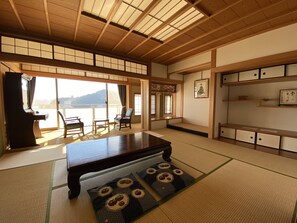 301 Private room with LCD TV, JP-style room, deluxe room, shared bathroom, ocean view, Non Smoking | 14 bedrooms, blackout drapes, soundproofing, iron/ironing board - Atami Onsen GUEST HOUSE MEGUMI - Hostel (Atami)