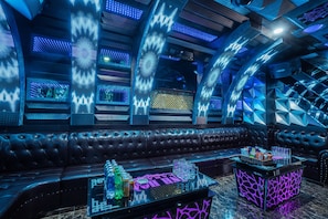 Karaoke room - Vinh Hoang Hotel (Dong Hoi)
