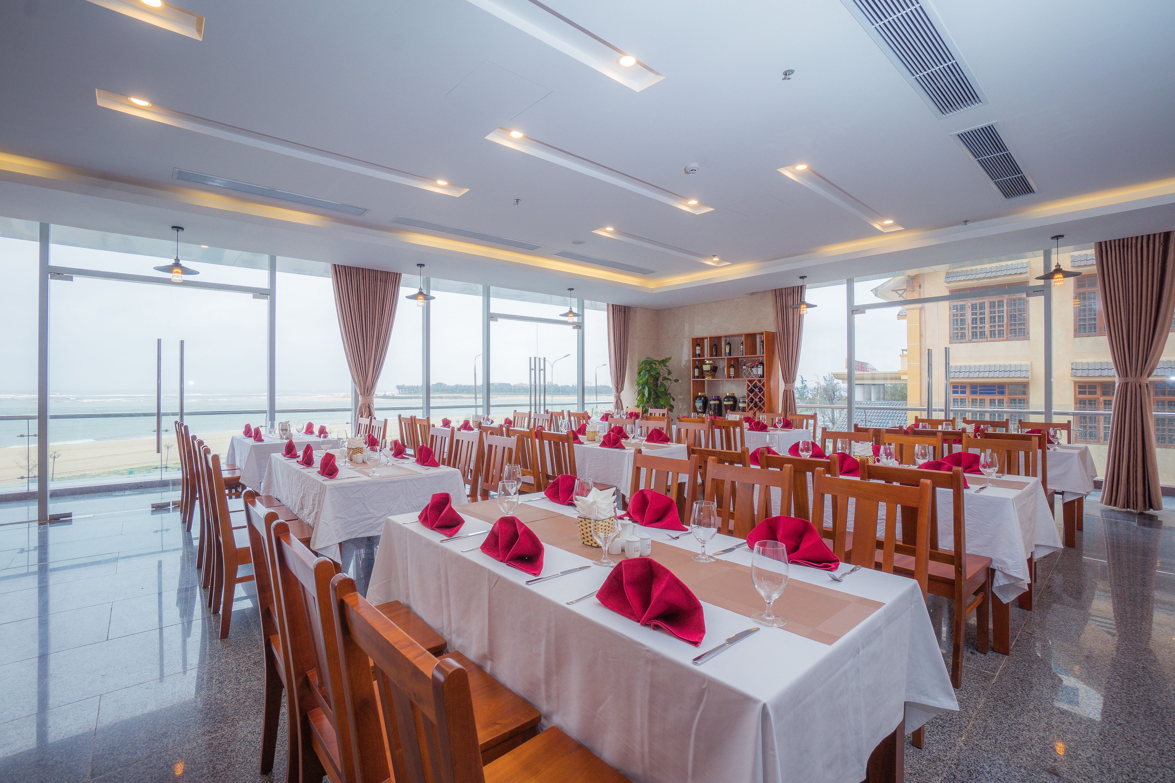 Daily buffet breakfast for a fee