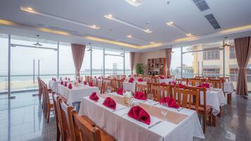 Esmorzar diari d'estil bufet (100000 VND per persona)