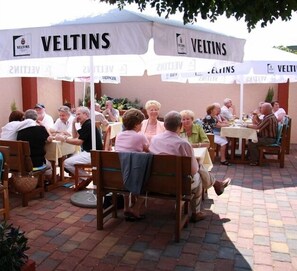 Dinner served - Hotel zum Stresemann (Goettingen)