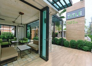 Property entrance - The Title Beach Front (Rawai)