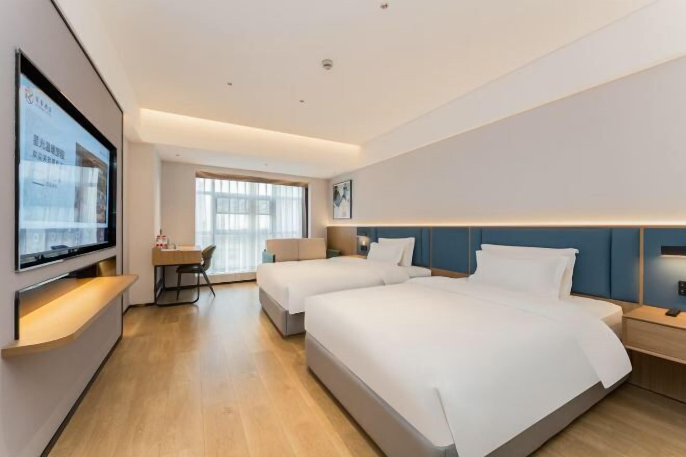 Premium bedding, minibar, in-room safe, desk