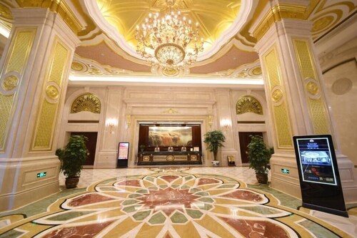 Huanghe Grand  Hotel