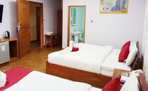 Minibar, in-room safe, desk, free WiFi - Great Chan Hotel (Mandalay)