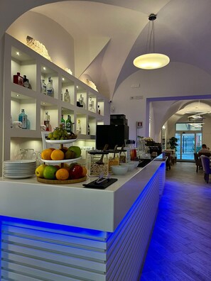 Daily buffet breakfast (EUR 15 per person) - Marina Hotel Charming Rooms (Finale Ligure)