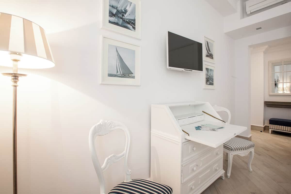 Premier Dependance,Annex Building | 1 Schlafzimmer, hochwertige Bettwaren, Pillowtop-Betten, Minibar