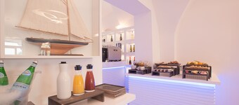 Marina Hotel Charming Rooms